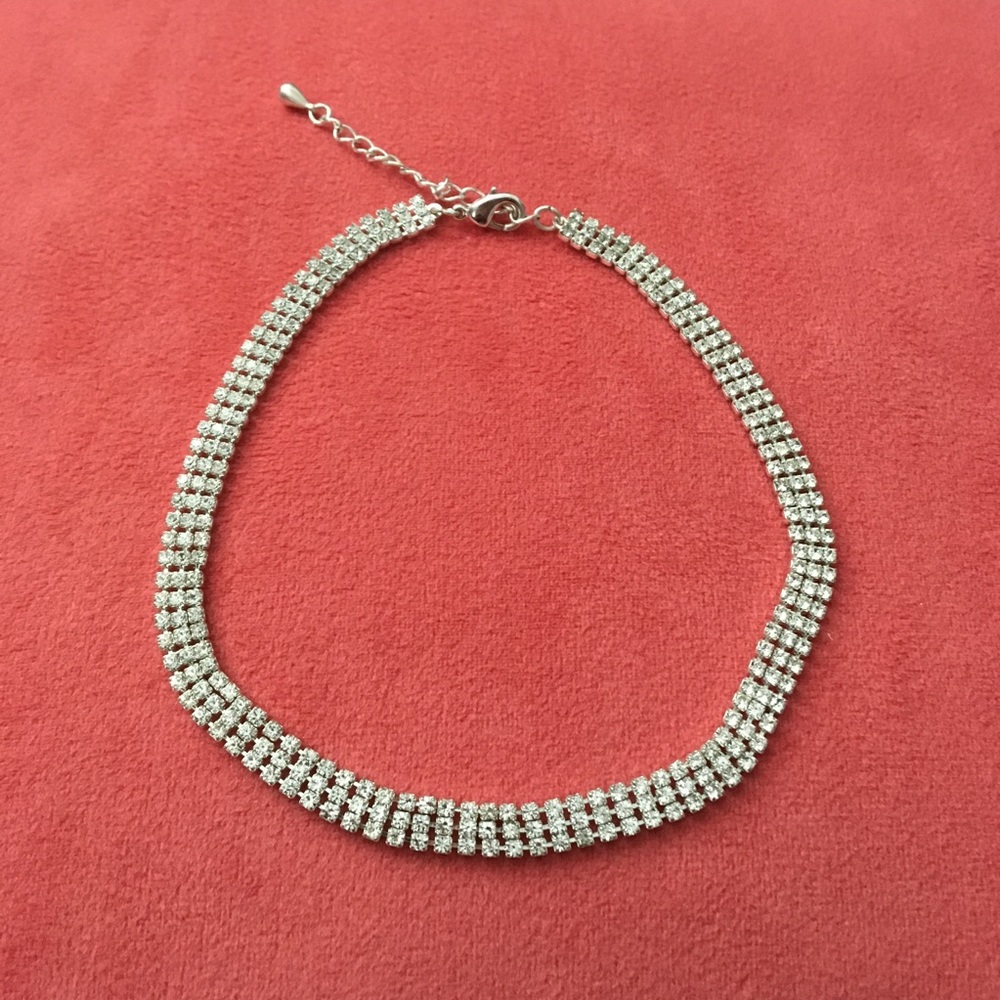 Rhinestone Choker ✨